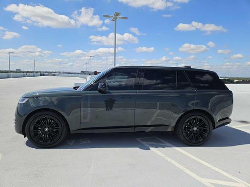 GREEN 2024 Land Rover Range Rover P400 SE LWB 7 Seat