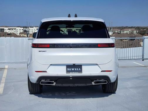 2026 Land Rover Range Rover Sport SE