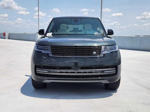 2025 Land Rover Range Rover P530 SE 7 Seat