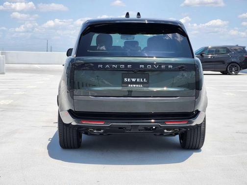 2025 Land Rover Range Rover P530 SE 7 Seat