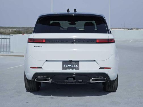 2026 Land Rover Range Rover Sport SE
