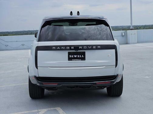 WHITE 2023 Land Rover Range Rover SV LWB