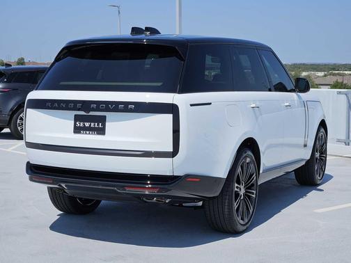 2025 Land Rover Range Rover P530 SE