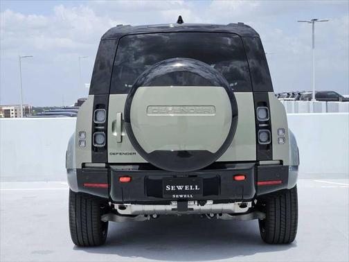 2025 Land Rover Defender 110 P400 X