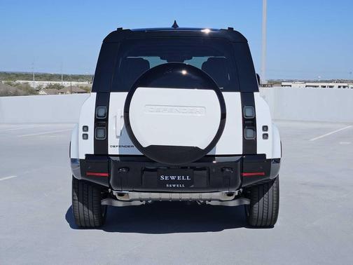 2026 Land Rover Defender P400 X-Dynamic SE