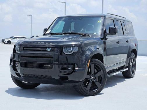 2023 Land Rover Defender 130 X-Dynamic SE