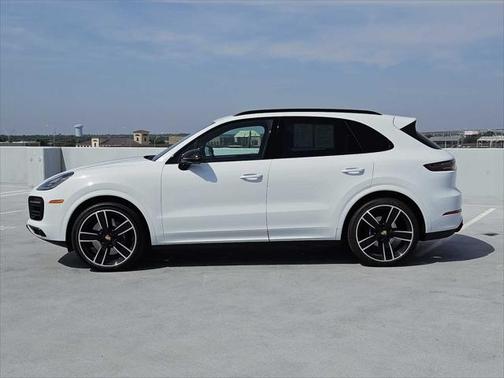 2022 Porsche Cayenne S