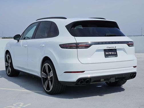 2022 Porsche Cayenne S