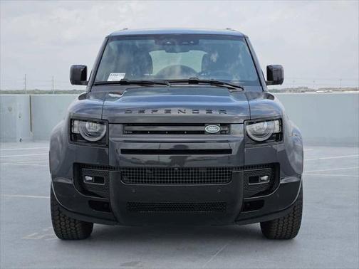 2025 Land Rover Defender 130 P400 X-Dynamic SE
