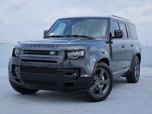 2025 Land Rover Defender 130 P400 X-Dynamic SE