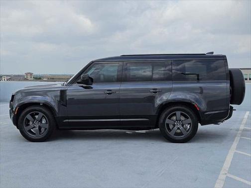 2025 Land Rover Defender 130 P400 X-Dynamic SE