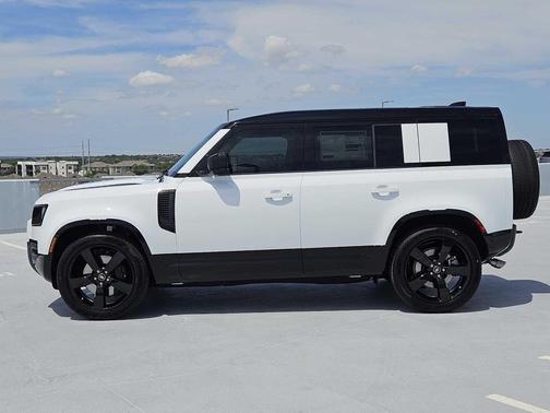 2025 Land Rover Defender 110 P500 X-Dynamic SE