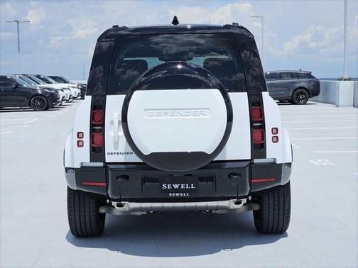 2025 Land Rover Defender 110 P400 X-Dynamic SE