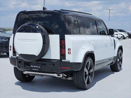 2025 Land Rover Defender 110 P400 X-Dynamic SE