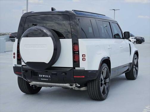 2025 Land Rover Defender 110 P400 X-Dynamic SE