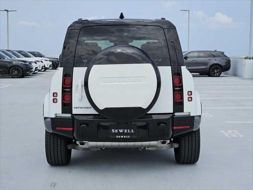 2025 Land Rover Defender 110 P400 X-Dynamic SE