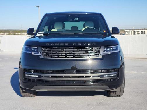 2025 Land Rover Range Rover P530 SE SWB