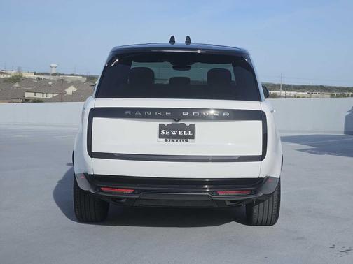 2025 Land Rover Range Rover P400 SE SWB