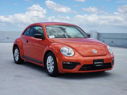 Habanero Orange Metallic 2018 Volkswagen Beetle 2.0T S
