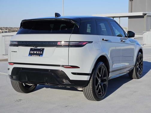 2026 Land Rover Range Rover Evoque Dynamic SE