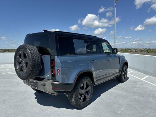 2021 Land Rover Defender X-Dynamic SE