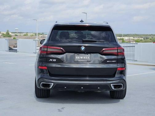 Black Sapphire Metallic 2020 BMW X5 sDrive40i