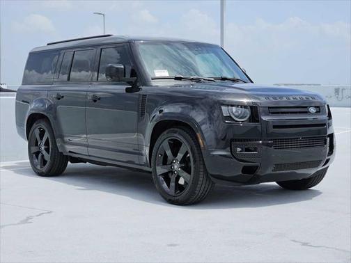 2025 Land Rover Defender 130 P400 X-Dynamic SE