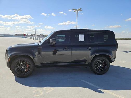 Santorini Black Metallic 2025 Land Rover Defender 110 P400 X