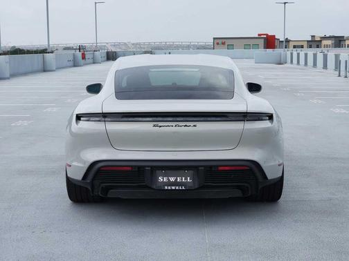Carrara White Metallic 2021 Porsche Taycan Taycan Turbo S