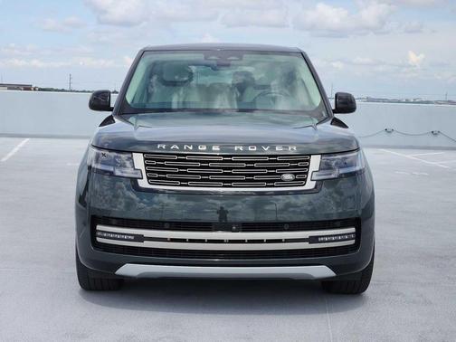 Belgravia Green Metallic 2024 Land Rover Range Rover P400 SE LWB 7 Seat