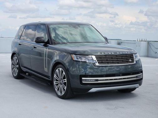 Belgravia Green Metallic 2024 Land Rover Range Rover P400 SE LWB 7 Seat