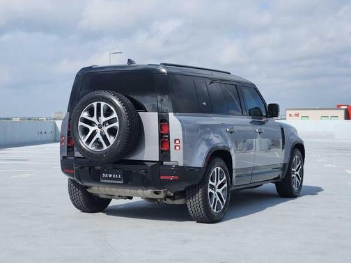 Eiger Grey Metallic 2024 Land Rover Defender 110 P400 X-Dynamic SE