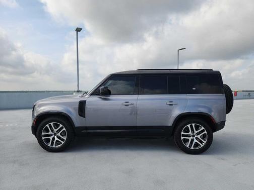 Eiger Grey Metallic 2024 Land Rover Defender 110 P400 X-Dynamic SE