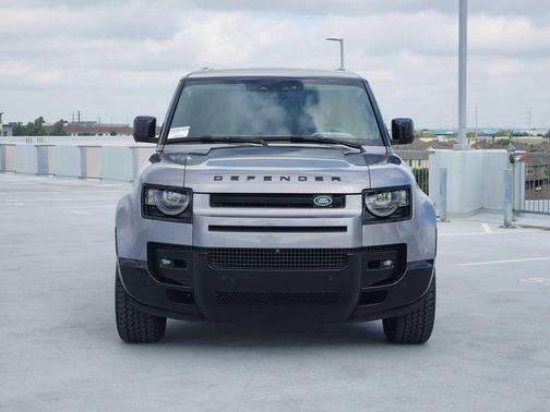 Eiger Grey Metallic 2024 Land Rover Defender 110 P400 X-Dynamic SE