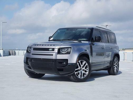 Eiger Grey Metallic 2024 Land Rover Defender 110 P400 X-Dynamic SE