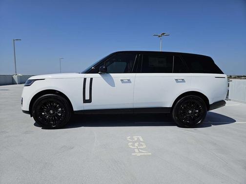 2025 Land Rover Range Rover P530 SE 7 Seat