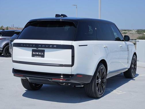 2025 Land Rover Range Rover P530 SE 7 Seat