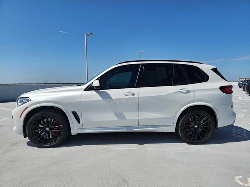 2023 BMW X5 M50i