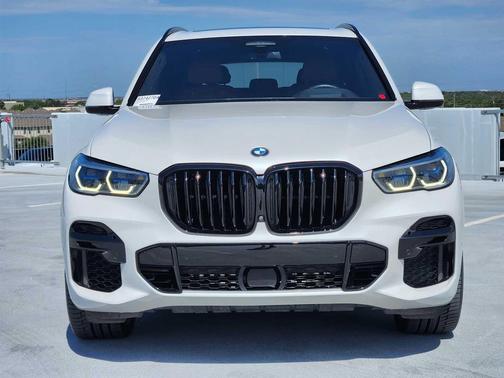 2023 BMW X5 M50i