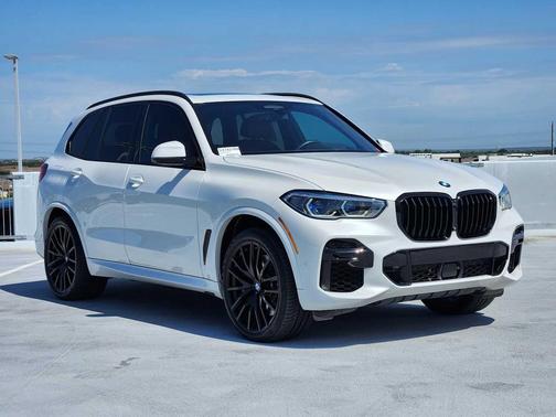 2023 BMW X5 M50i