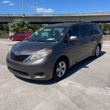 2012 Toyota Sienna LE