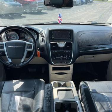 2012 Chrysler Town & Country Touring