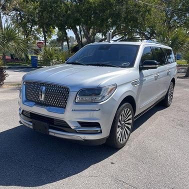 Ingot Silver Metallic 2018 Lincoln Navigator L Reserve