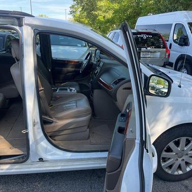Bright White Clearcoat 2014 Chrysler Town & Country Touring
