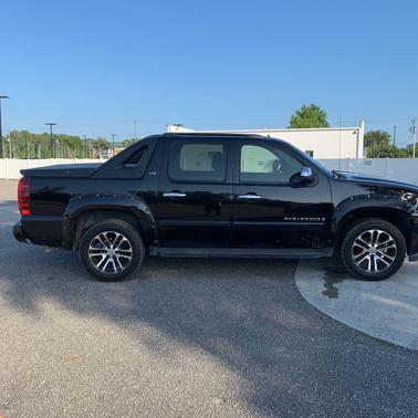 Black 2008 Chevrolet Avalanche 1500 LTZ