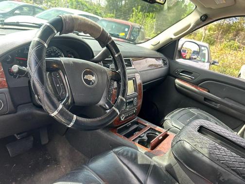 TAN 2008 Chevrolet Avalanche 1500 LTZ