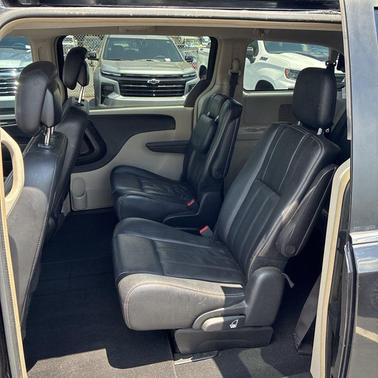 Brilliant Black Crystal Pearlcoat 2014 Chrysler Town & Country Touring