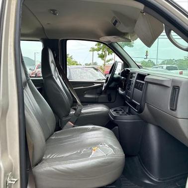 2005 Chevrolet Express 2500 Base