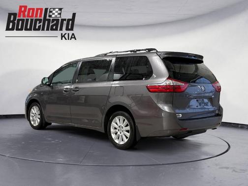 2016 Toyota Sienna LE