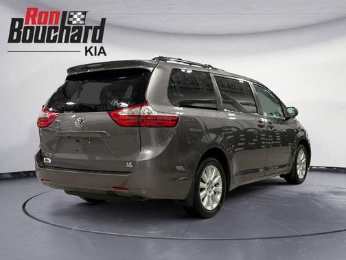 2016 Toyota Sienna LE